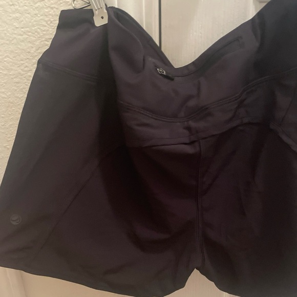 Women’s all black crz yoga shorts size large - Picture 4 of 10